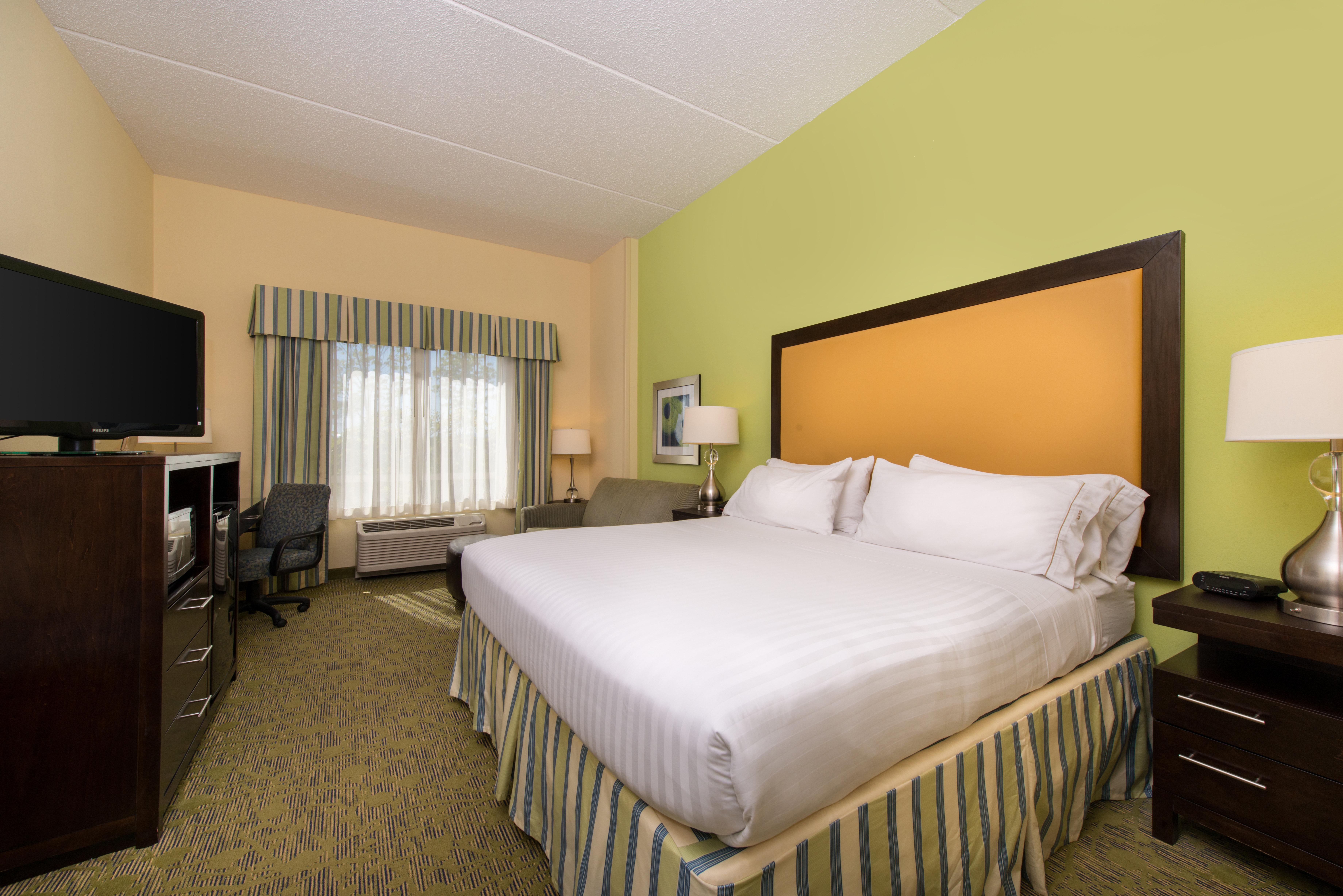 Express And Dickson By Ihg Hotel 2*