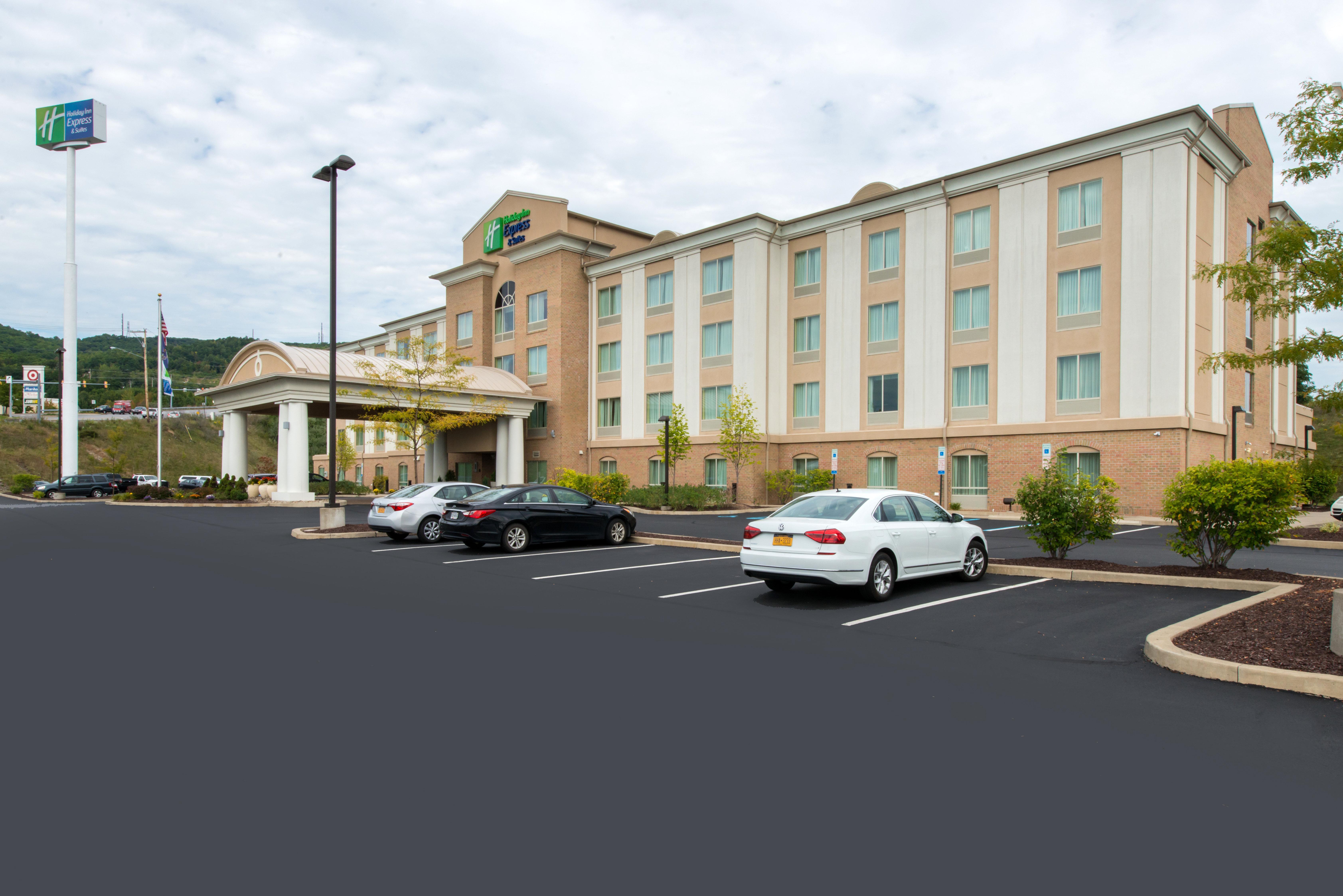 Express And Dickson By Ihg Hotel 2*