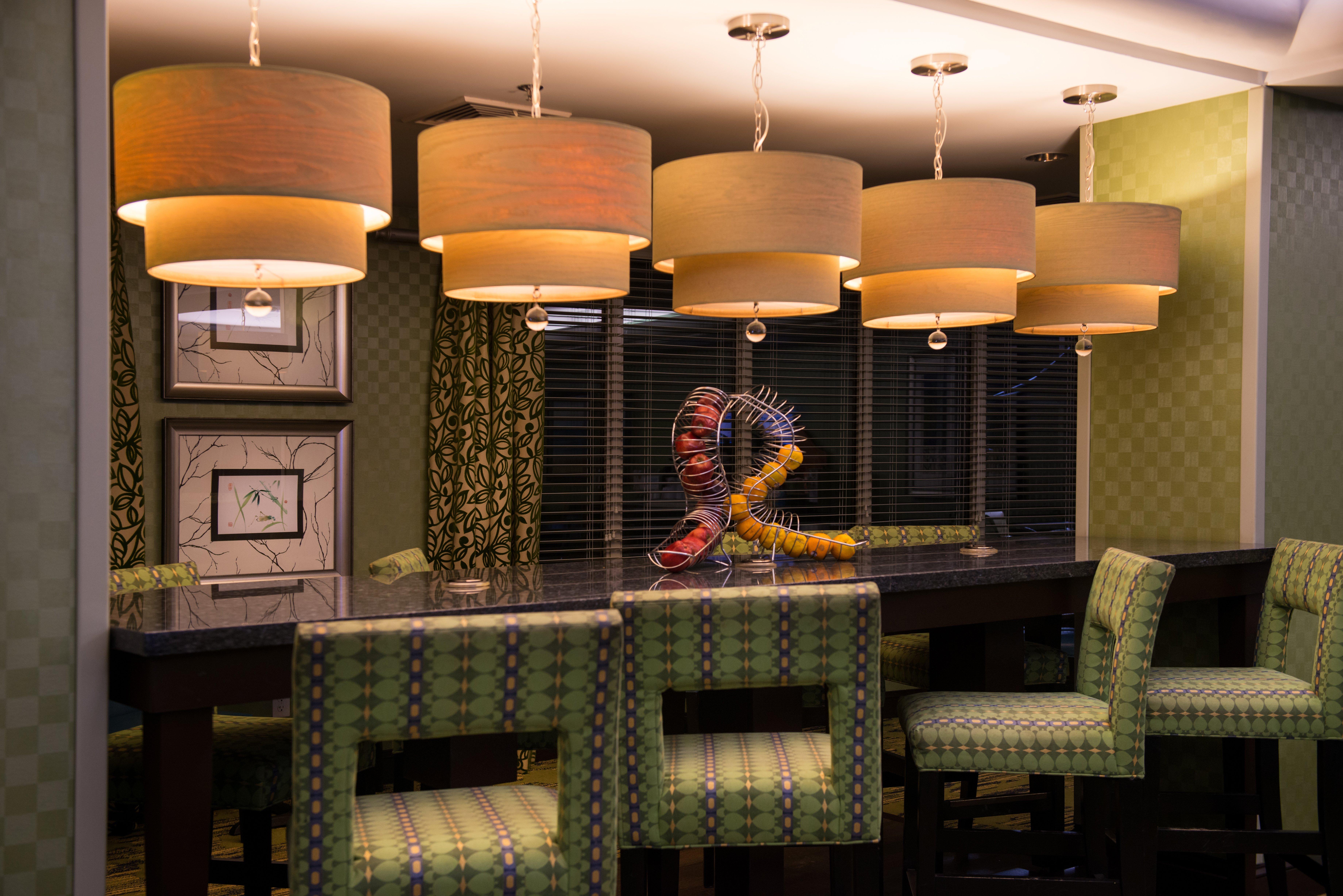 Express And Dickson By Ihg Hotel 2*