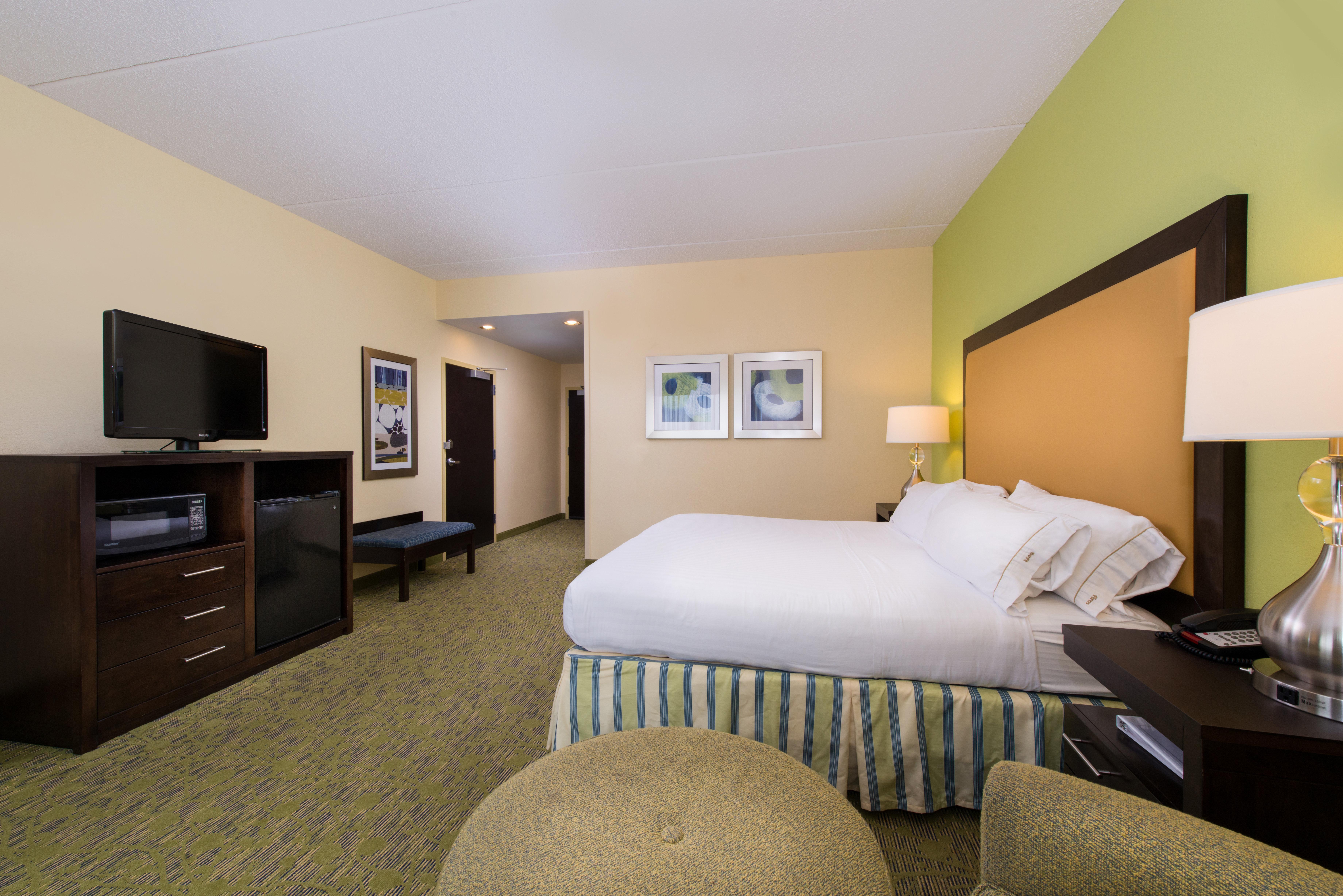 Express And Dickson By Ihg 2*